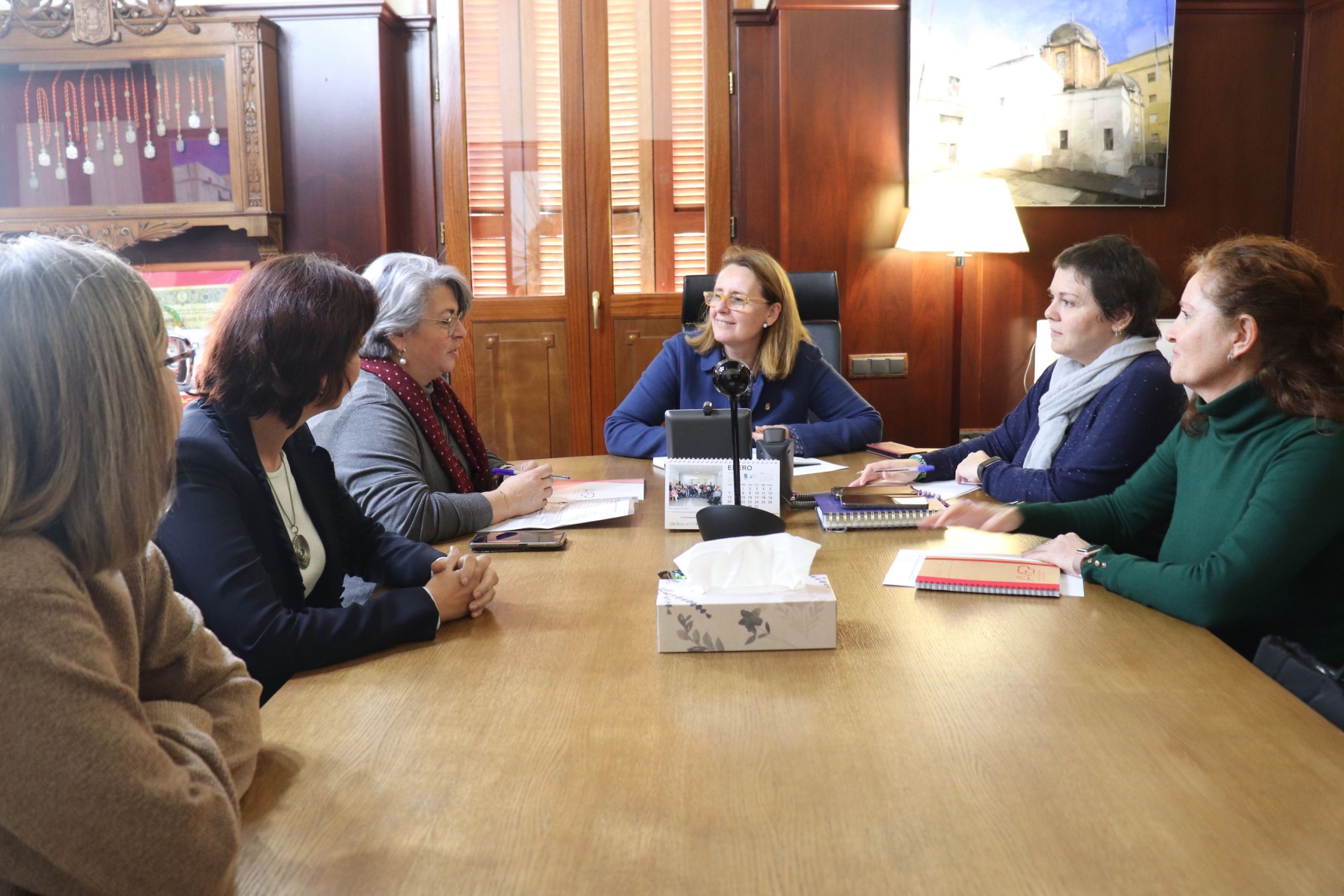 El Ayuntamiento y la Asociación de Empresarias y Profesionales de Cádiz analizan fórmulas para apoyar a mujeres emprendedoras y negocios locales