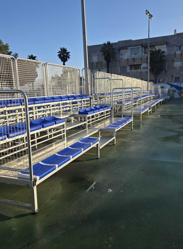 https://puertoreal.es/noticia/el-ayuntamiento-instala-nuevas-gradas-en-las-pistas-exteriores-del-campo-luis-beardo-mateo/