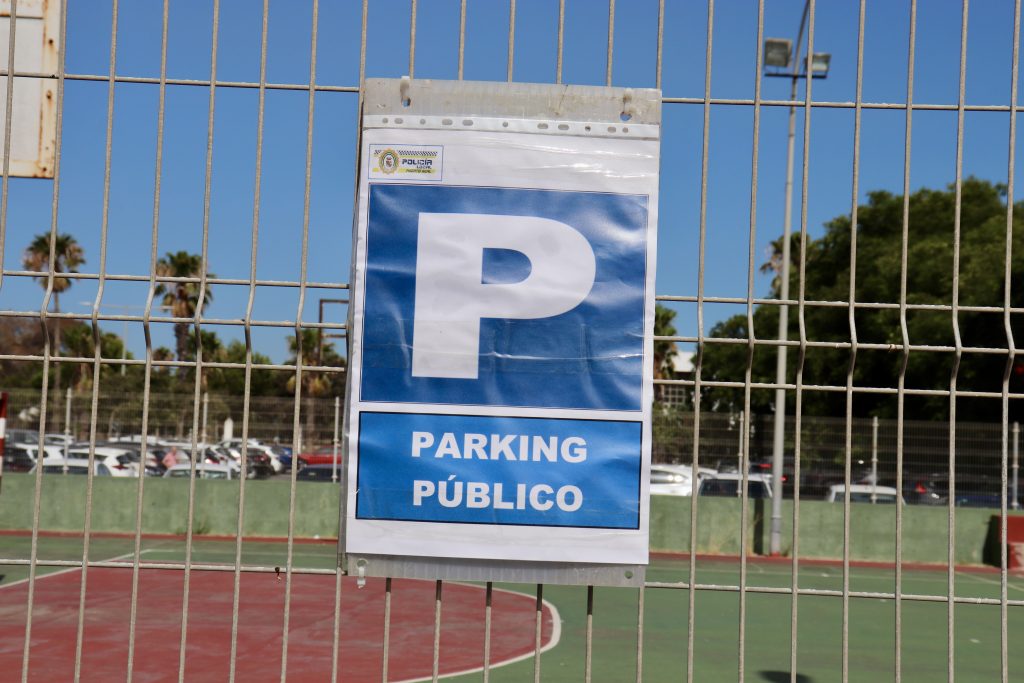 Nuevo aparcamiento público temporal en el pabellón para apoyar al comercio local