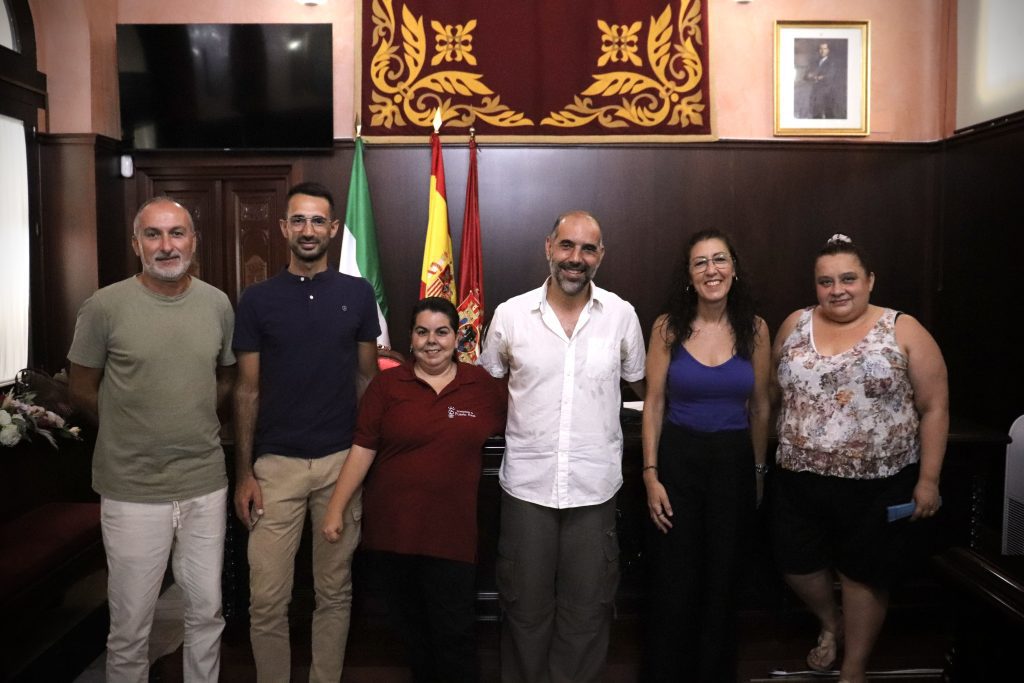 Seis nuevos funcionarios municipales toman posesión en el Ayuntamiento de Puerto Real