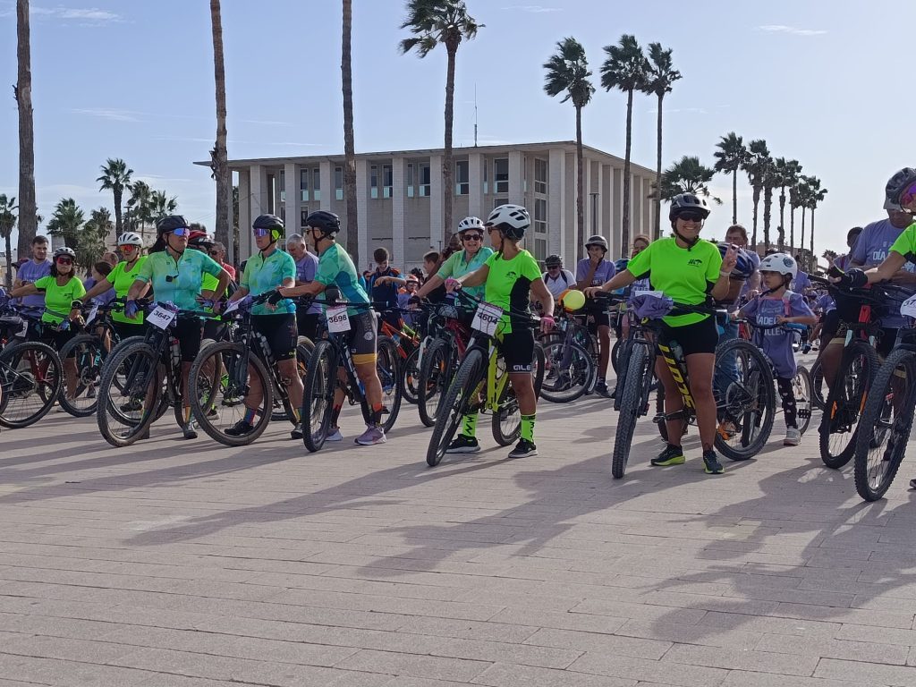 Un millar de personas participó en la XXXVI edición del Día de la Bicicleta de Puerto Real